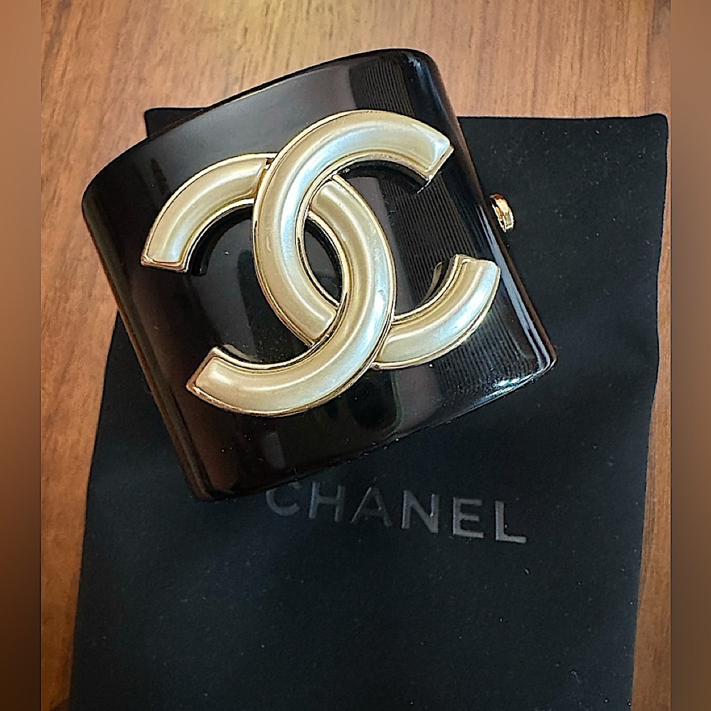 Chanel Acrylic Cuff Black and Gold